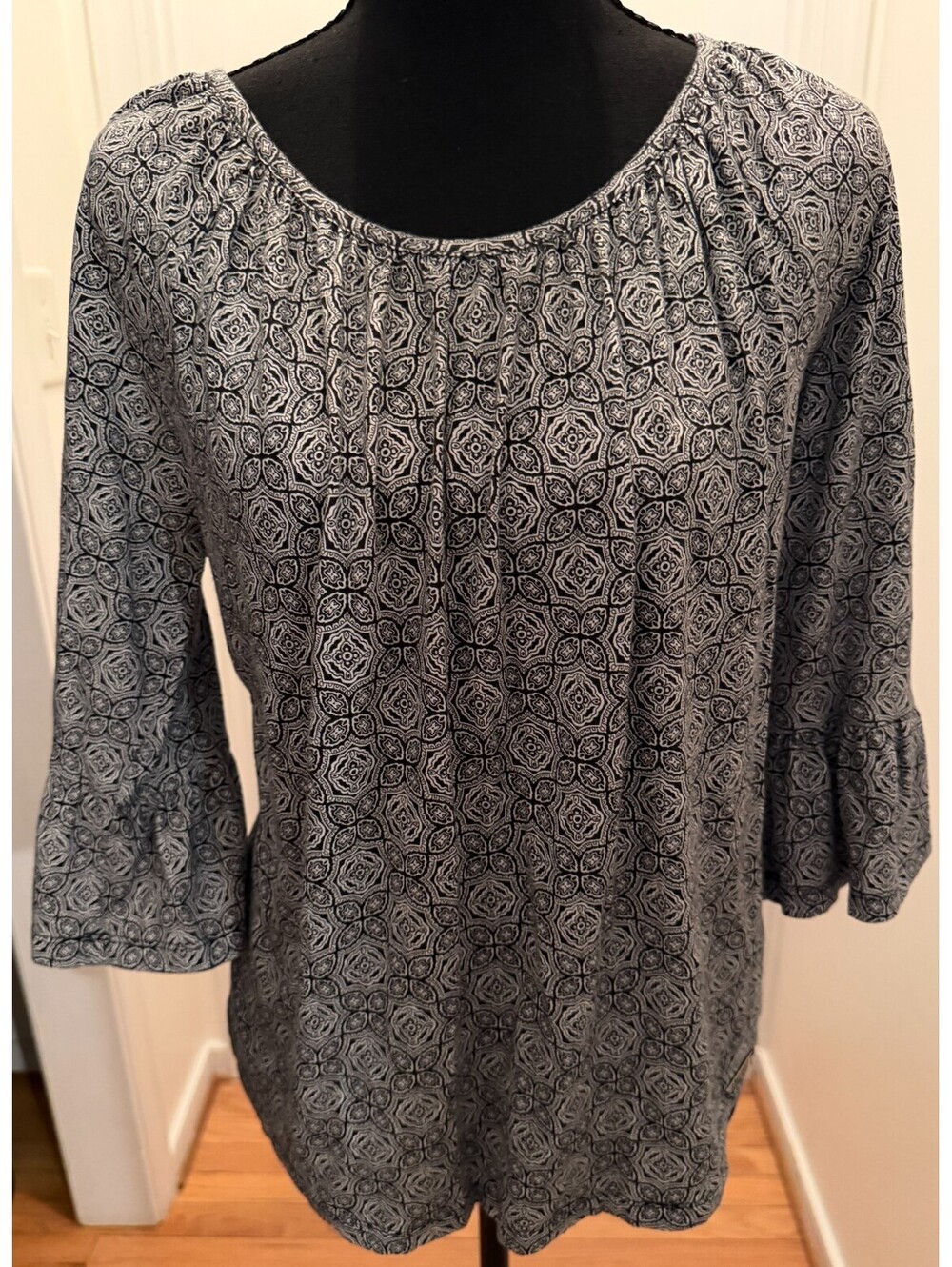 MICHAEL Michael Kors Blouse Womens M Black White Geometric Peasant Bell Sleeve